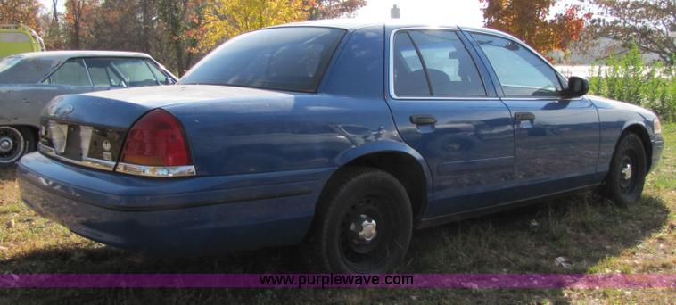 image for item 3548 1999 Ford Crown Victoria Police Interceptor