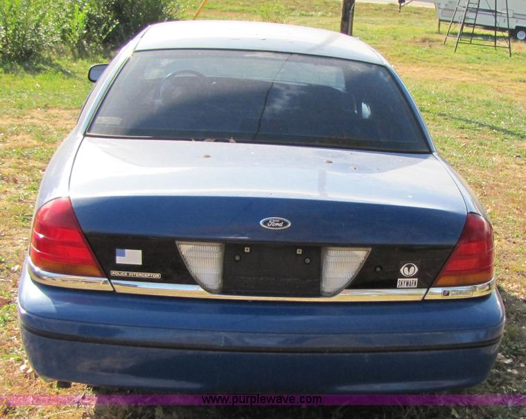 image for item 3548 1999 Ford Crown Victoria Police Interceptor