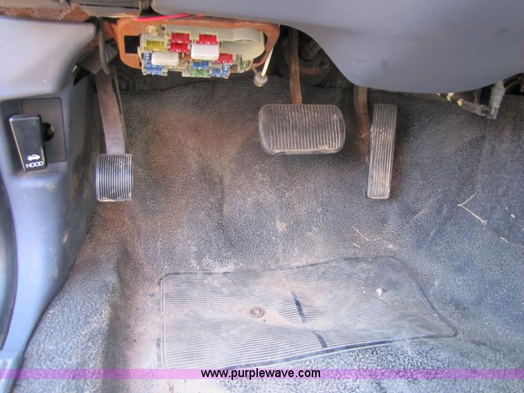 image for item 3548 1999 Ford Crown Victoria Police Interceptor