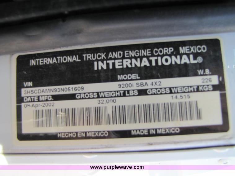 image for item 3558 2003 International 9200i semi truck