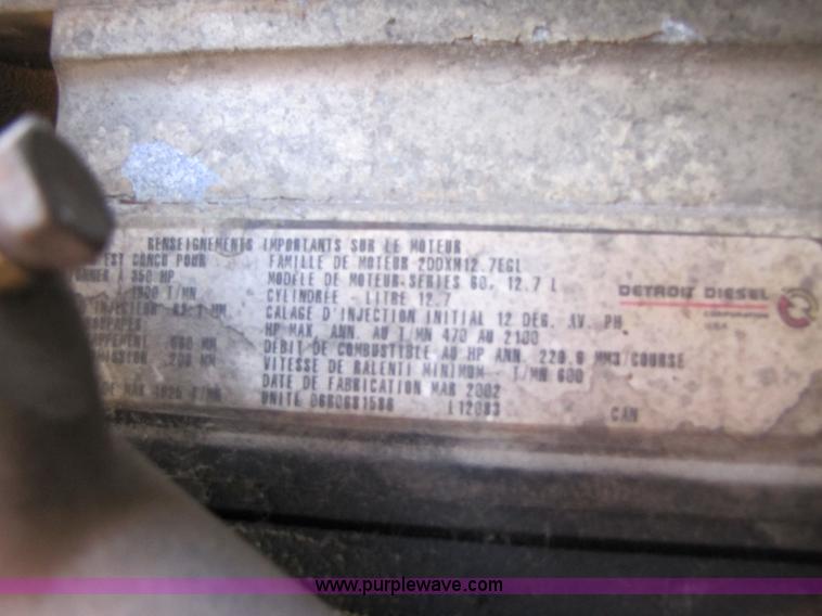 image for item 3558 2003 International 9200i semi truck