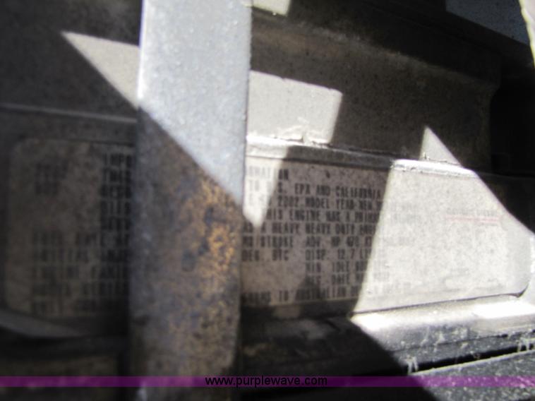 image for item 3558 2003 International 9200i semi truck