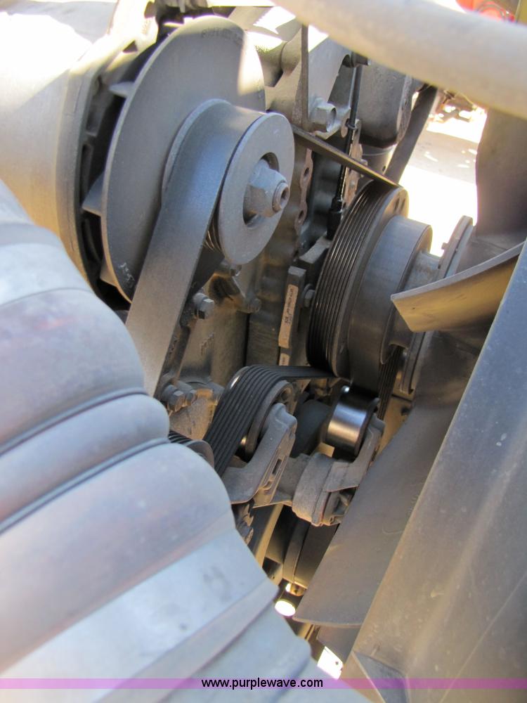 image for item 3558 2003 International 9200i semi truck