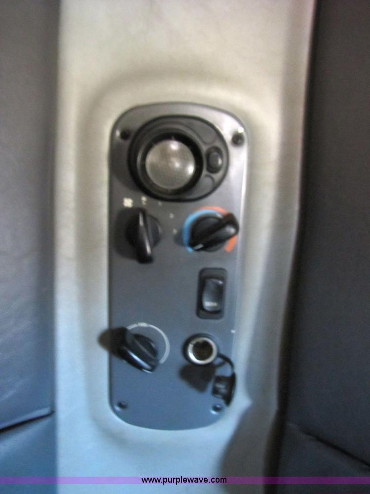 image for item 3559 1999 Freightliner C-112 semi truck