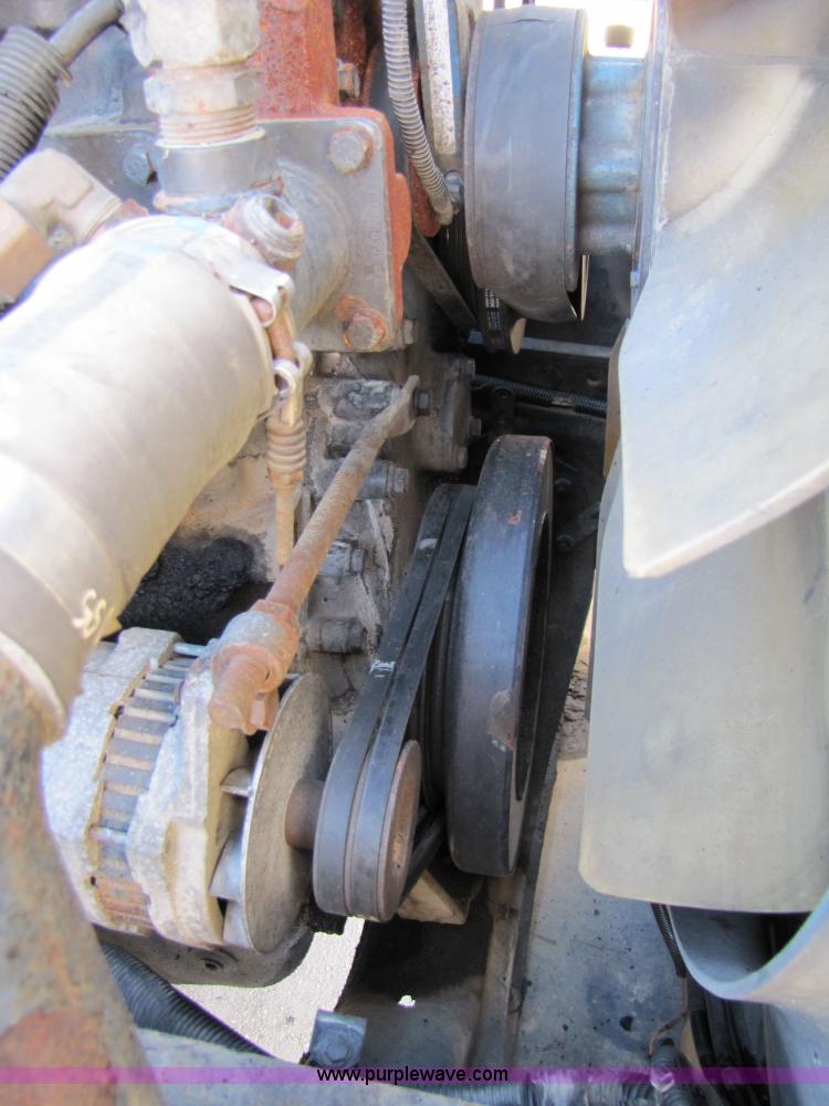 image for item 3559 1999 Freightliner C-112 semi truck