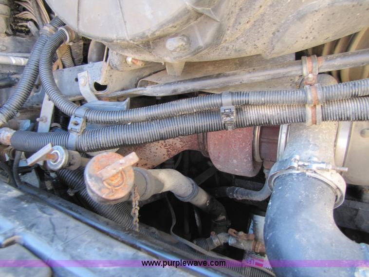 image for item 3559 1999 Freightliner C-112 semi truck