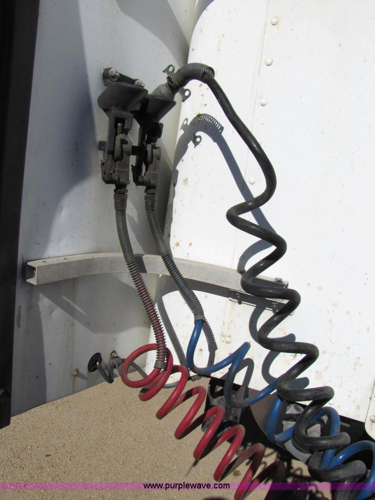 image for item 3559 1999 Freightliner C-112 semi truck