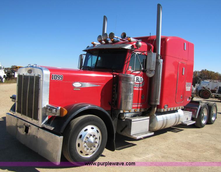 image for item 3560 2000 Peterbilt 379 semi truck