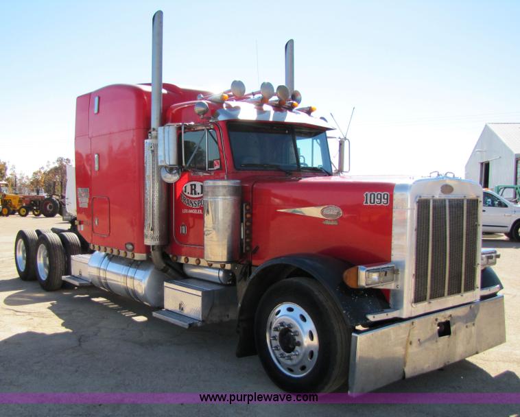 image for item 3560 2000 Peterbilt 379 semi truck