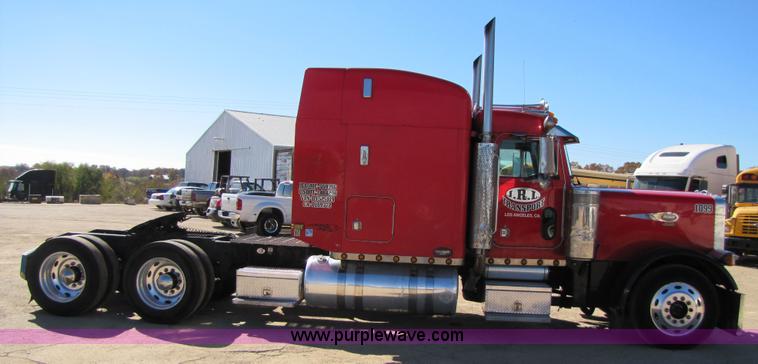 image for item 3560 2000 Peterbilt 379 semi truck