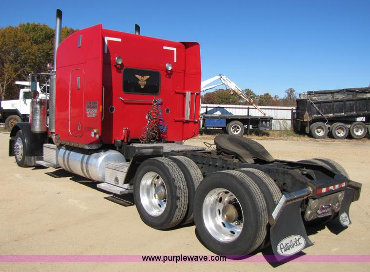 image for item 3560 2000 Peterbilt 379 semi truck