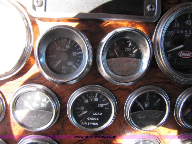 image for item 3560 2000 Peterbilt 379 semi truck