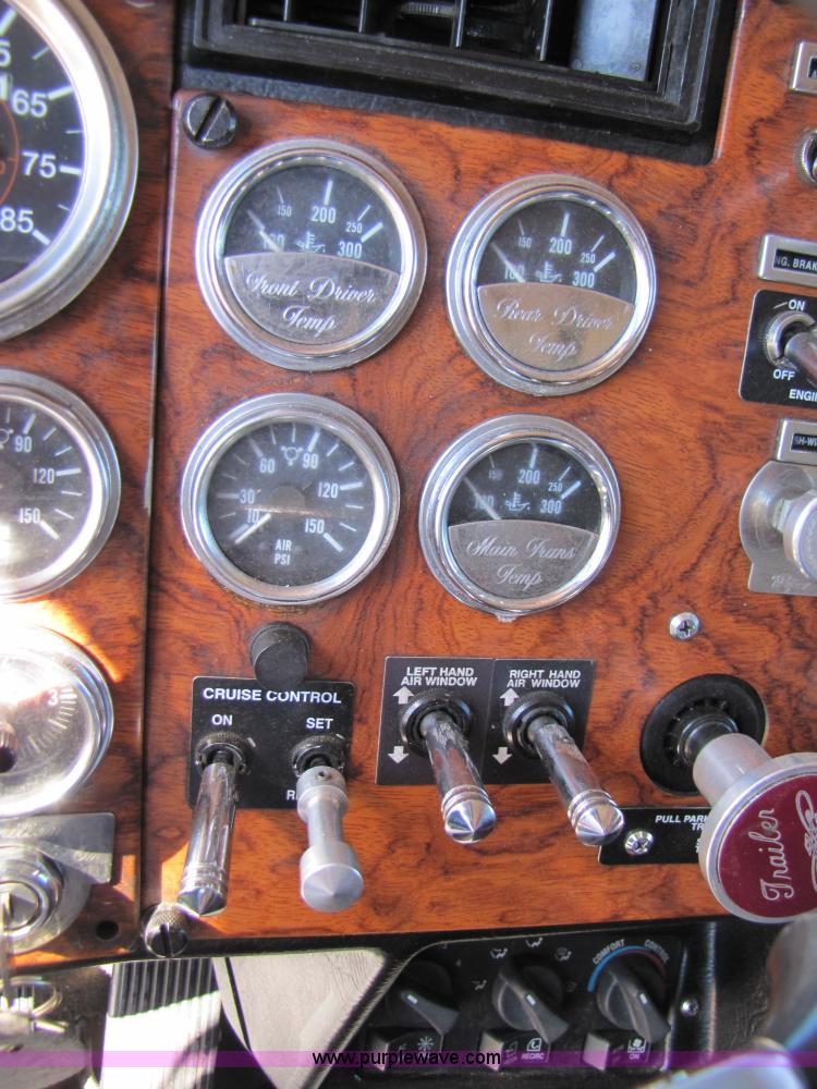 image for item 3560 2000 Peterbilt 379 semi truck