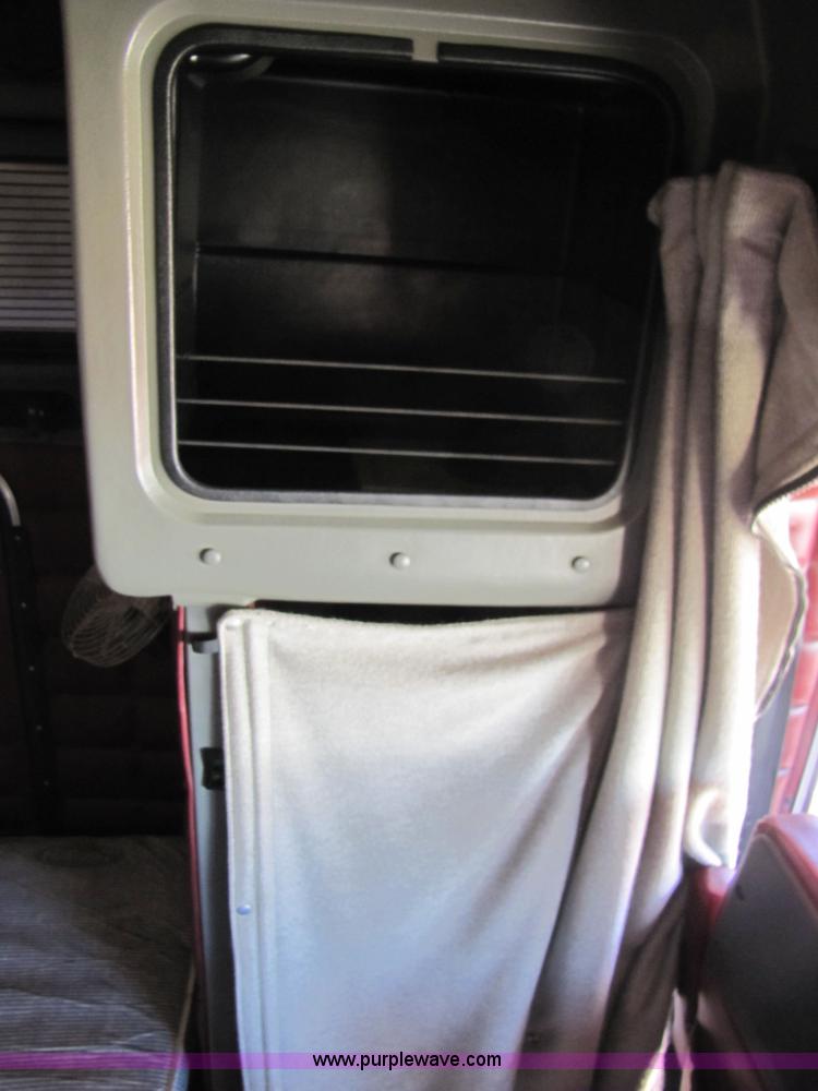 image for item 3560 2000 Peterbilt 379 semi truck