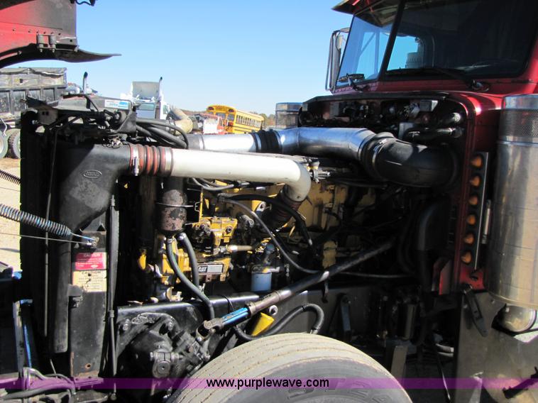 image for item 3560 2000 Peterbilt 379 semi truck