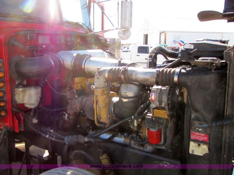 image for item 3560 2000 Peterbilt 379 semi truck