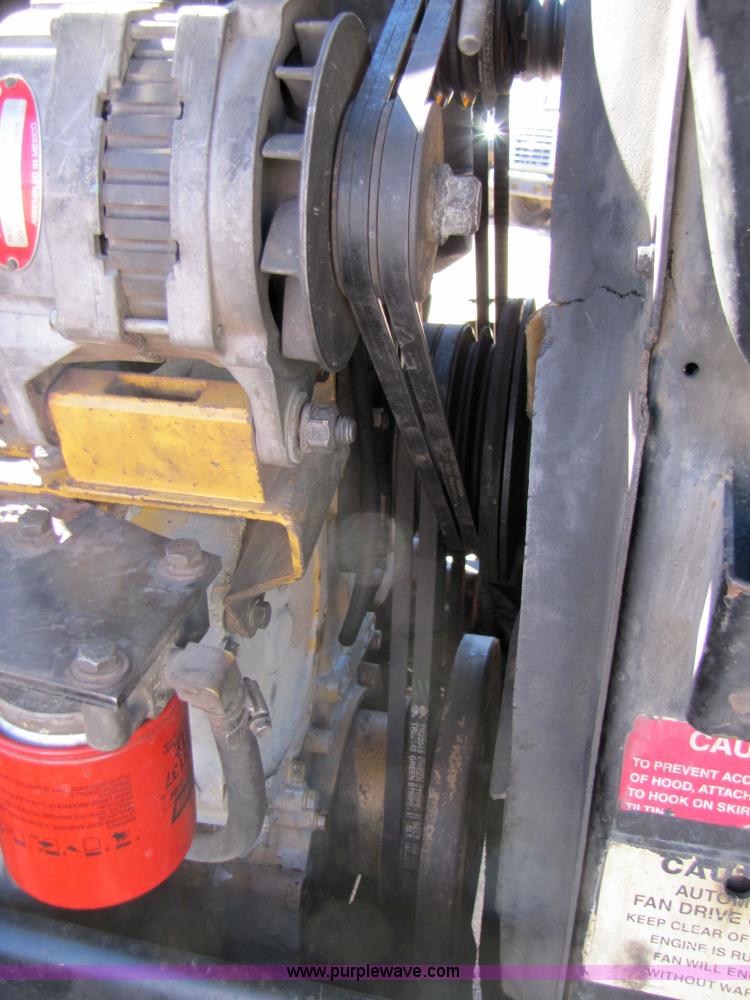 image for item 3560 2000 Peterbilt 379 semi truck