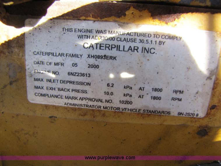 image for item 3560 2000 Peterbilt 379 semi truck