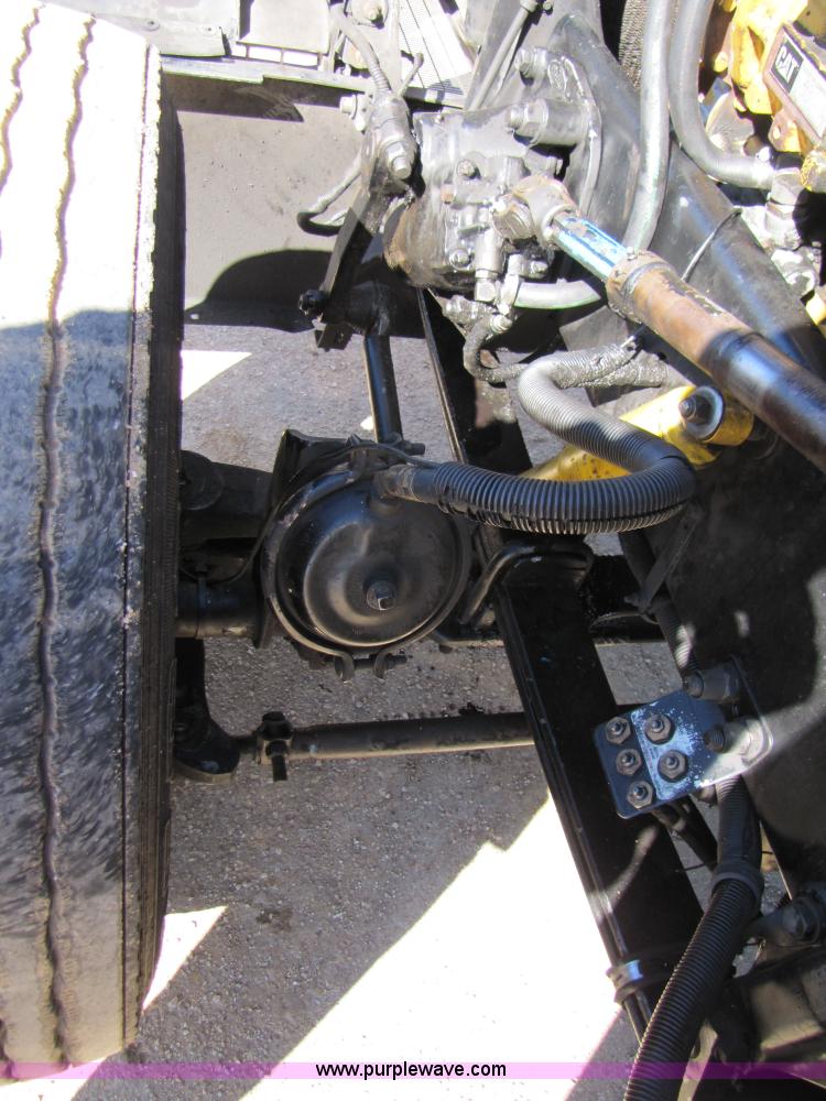 image for item 3560 2000 Peterbilt 379 semi truck