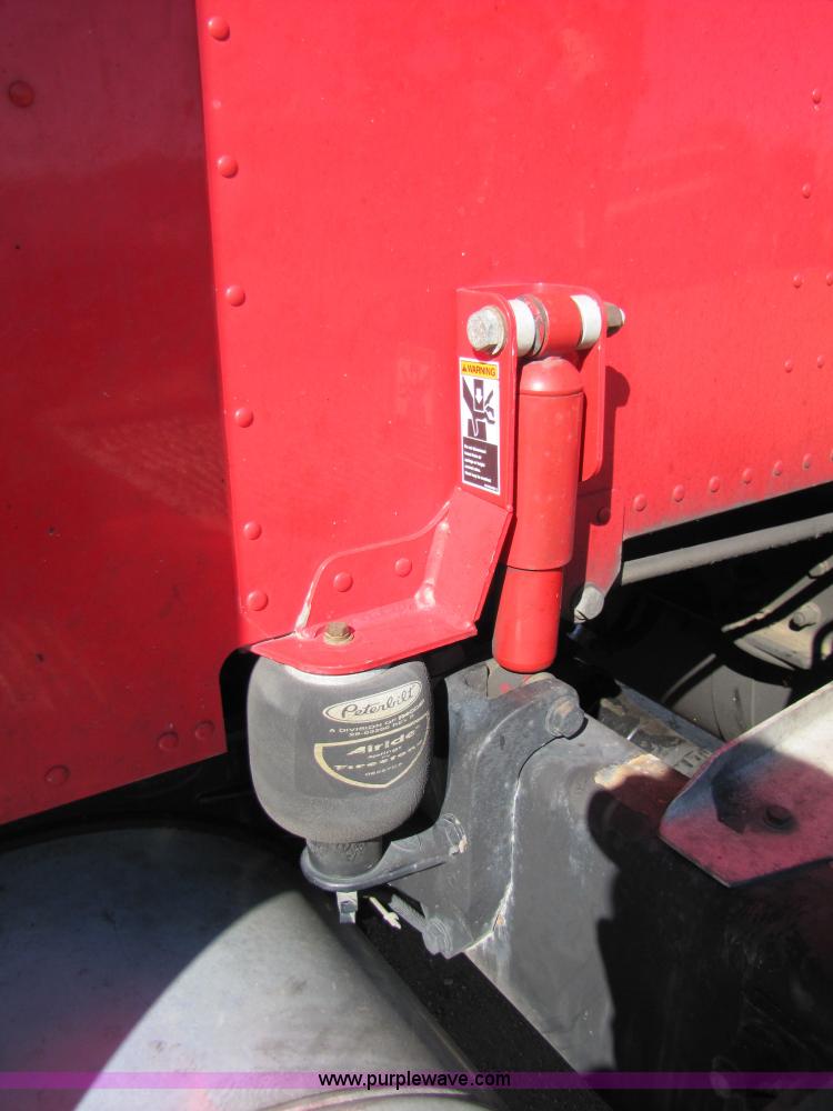 image for item 3560 2000 Peterbilt 379 semi truck