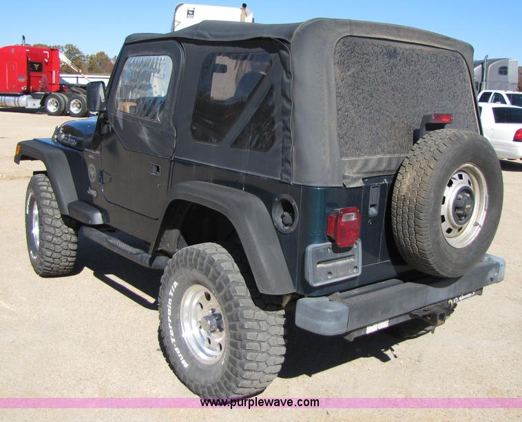 image for item 3561 1998 Jeep Wrangler