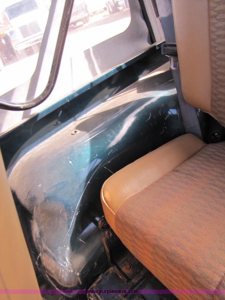 image for item 3561 1998 Jeep Wrangler