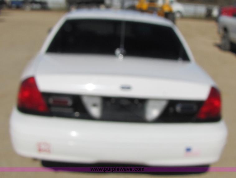 image for item 3562 2002 Ford Crown Victoria Police Interceptor
