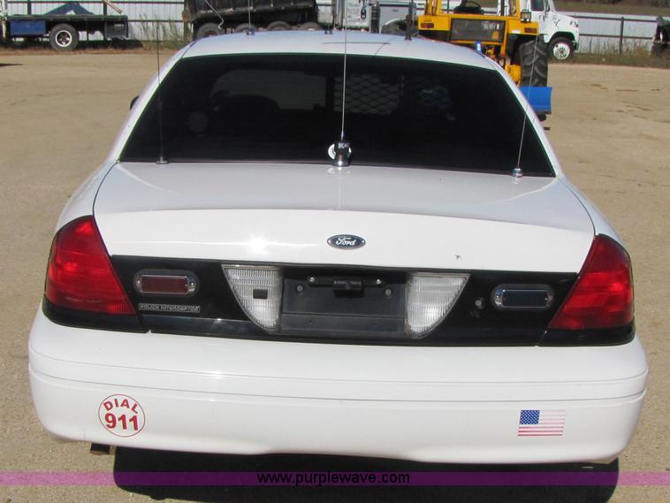 image for item 3562 2002 Ford Crown Victoria Police Interceptor