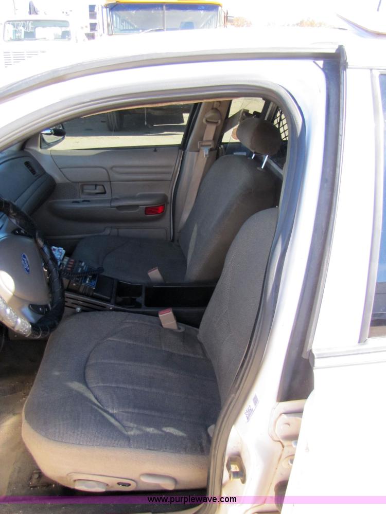 image for item 3562 2002 Ford Crown Victoria Police Interceptor