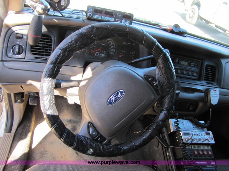 image for item 3562 2002 Ford Crown Victoria Police Interceptor
