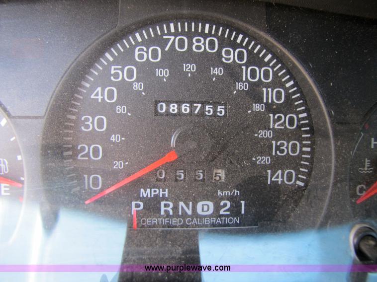 image for item 3562 2002 Ford Crown Victoria Police Interceptor