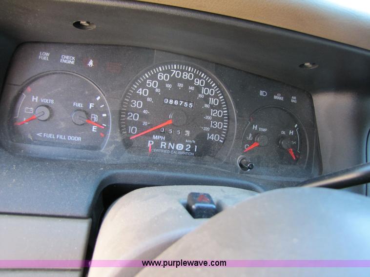 image for item 3562 2002 Ford Crown Victoria Police Interceptor