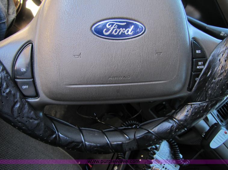 image for item 3562 2002 Ford Crown Victoria Police Interceptor