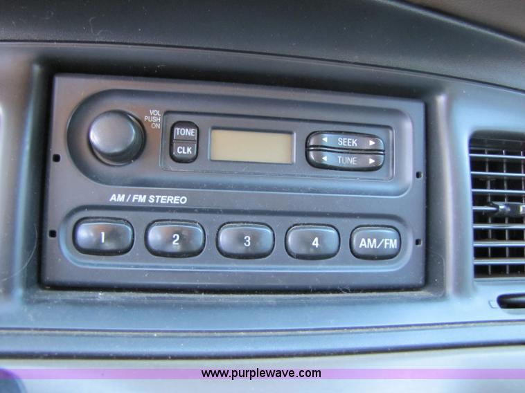 image for item 3562 2002 Ford Crown Victoria Police Interceptor