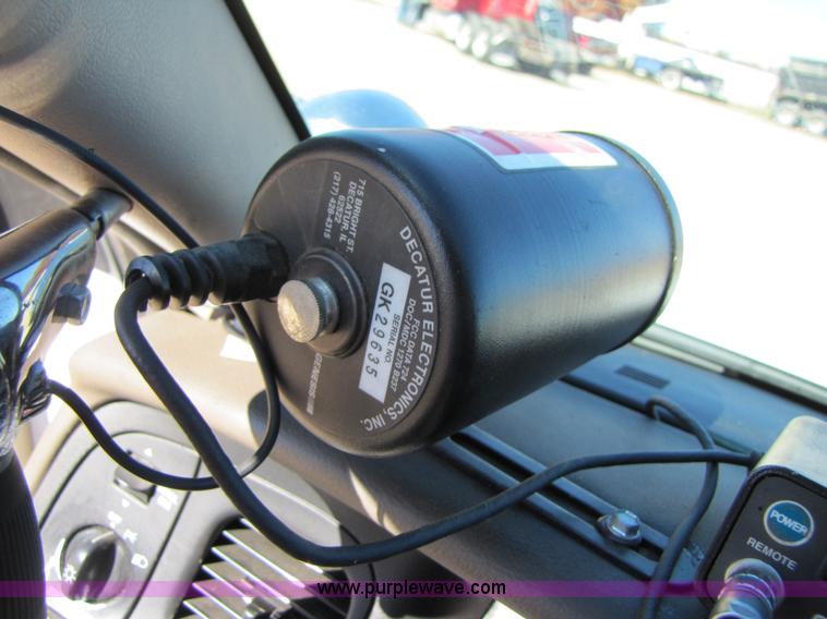 image for item 3562 2002 Ford Crown Victoria Police Interceptor