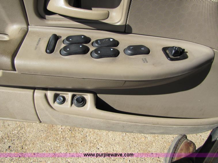 image for item 3562 2002 Ford Crown Victoria Police Interceptor