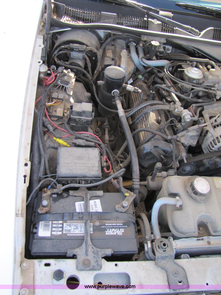 image for item 3562 2002 Ford Crown Victoria Police Interceptor