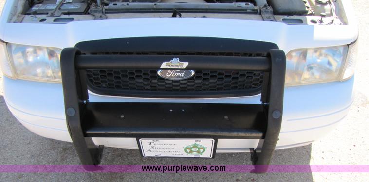 image for item 3562 2002 Ford Crown Victoria Police Interceptor