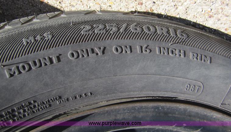 image for item 3562 2002 Ford Crown Victoria Police Interceptor