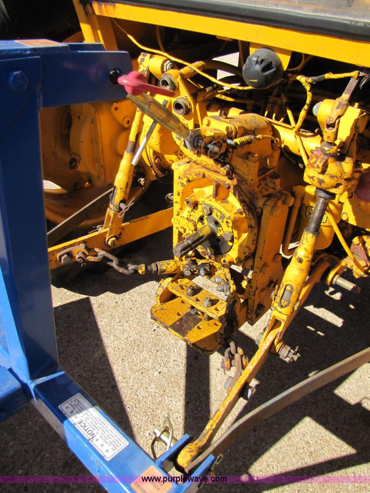 image for item 3563 1984 Case M1394 tractor with blade