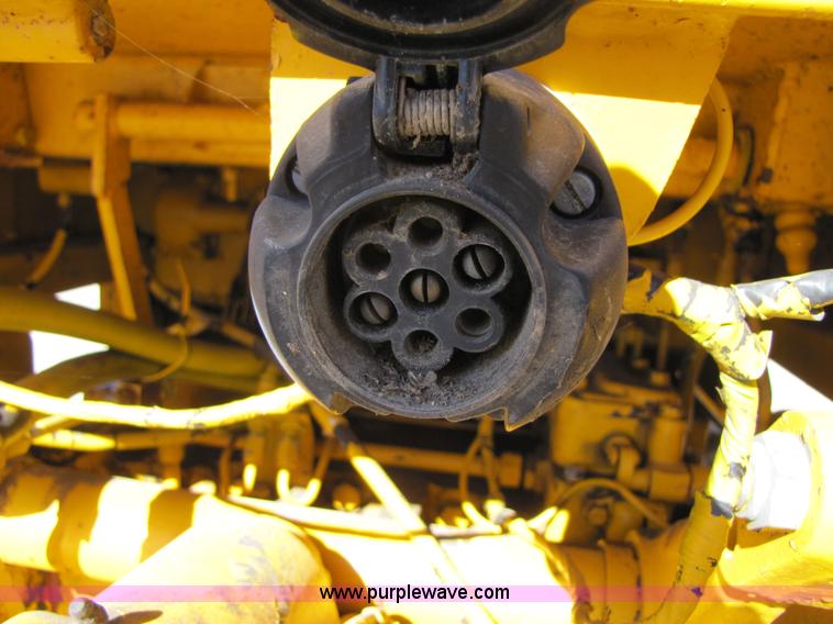 image for item 3563 1984 Case M1394 tractor with blade