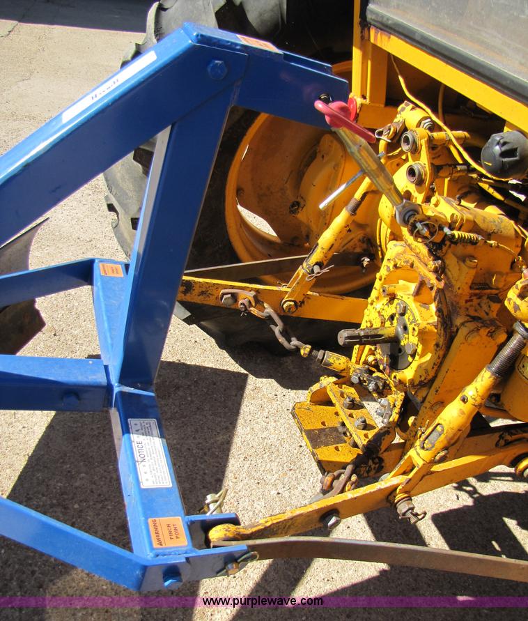 image for item 3563 1984 Case M1394 tractor with blade