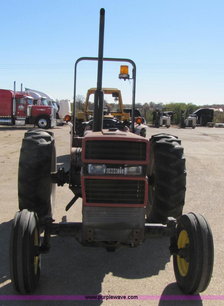 image for item 3564 Case International 685 tractor