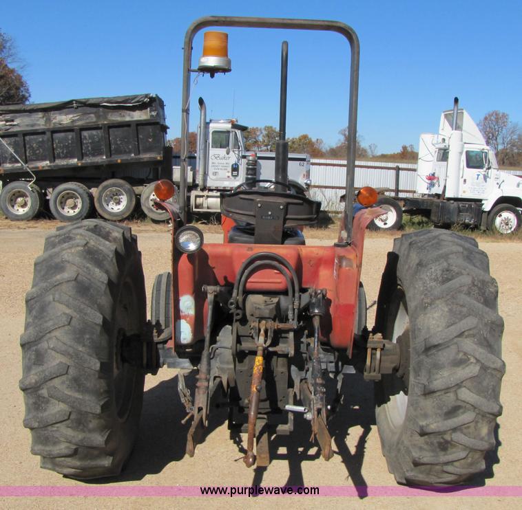 image for item 3564 Case International 685 tractor