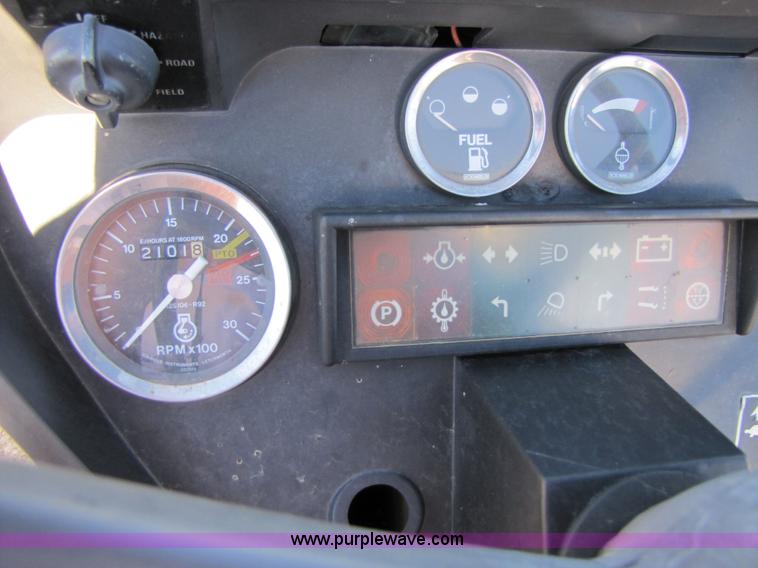 image for item 3564 Case International 685 tractor