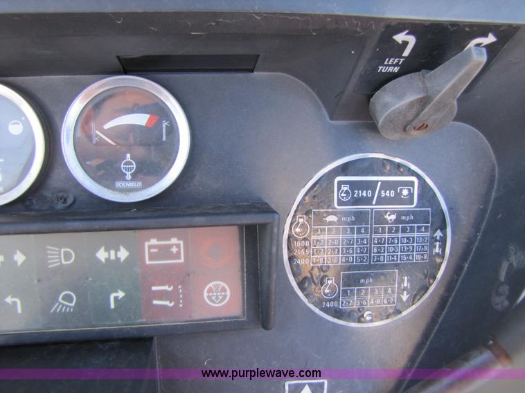 image for item 3564 Case International 685 tractor