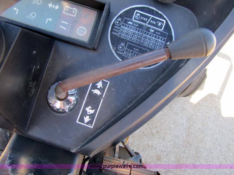 image for item 3564 Case International 685 tractor