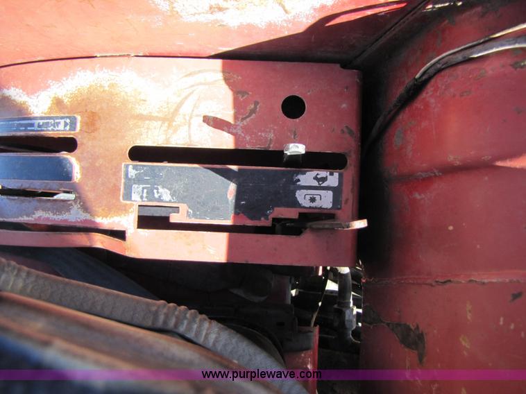 image for item 3564 Case International 685 tractor