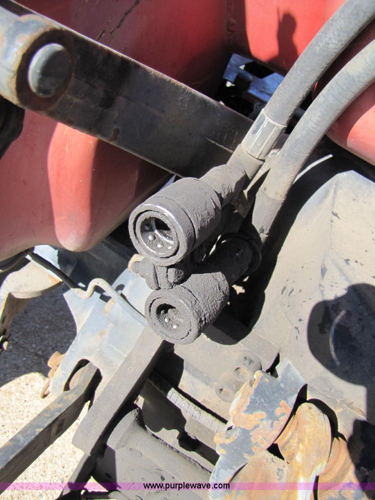 image for item 3564 Case International 685 tractor