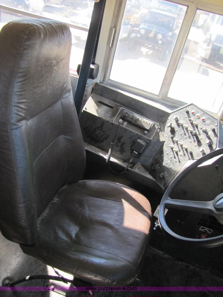 image for item 3565 1996 Ford B800 Blue Bird school bus